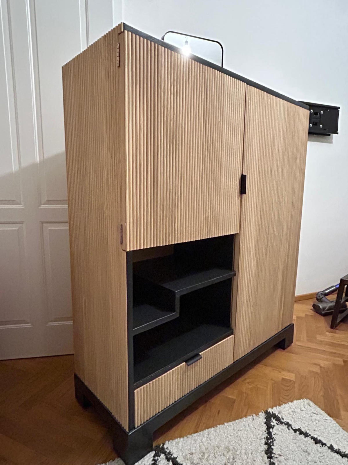 Customer project: cabinet fronts with FlutLine Picco oak panels